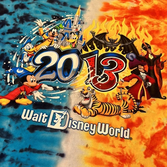 DISNEY PARKS ⭐️  VINTAGE 2013 tie dye tshirt - Picture 3 of 4